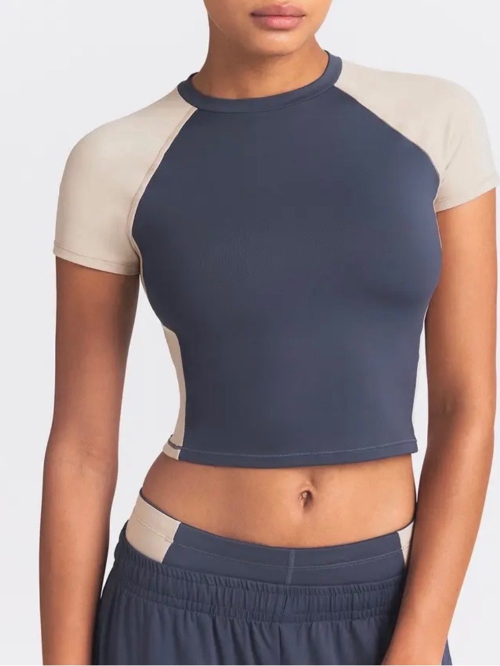 NIKESKIMS Short Sleeve Crop Top
